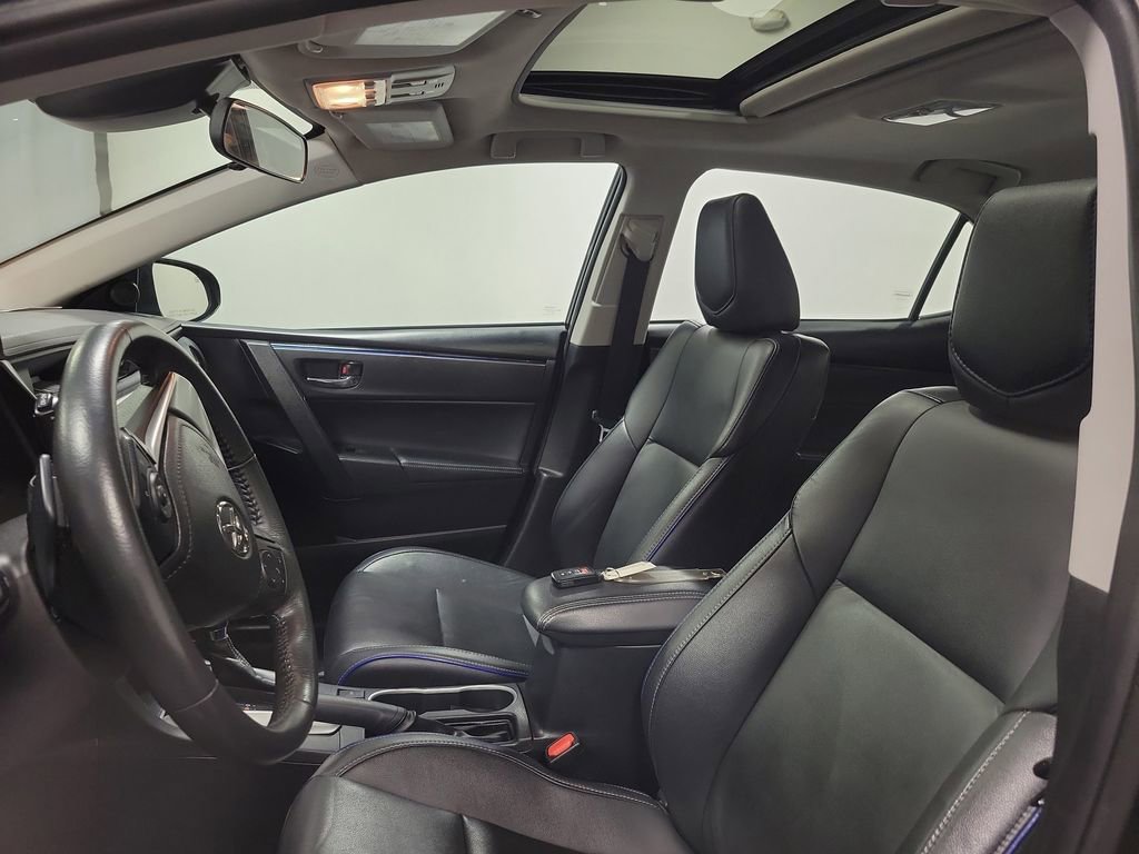 Used 2018 Toyota Corolla XSE image 13