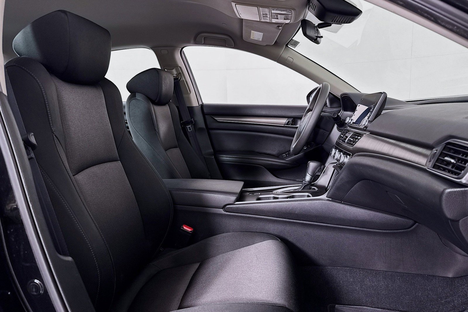 Used 2019 Honda Accord LX image 6