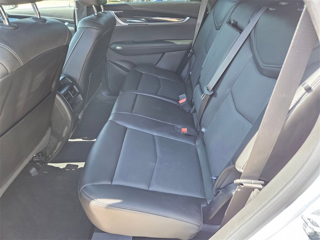 Used 2025 Cadillac XT5 Premium Luxury image 12