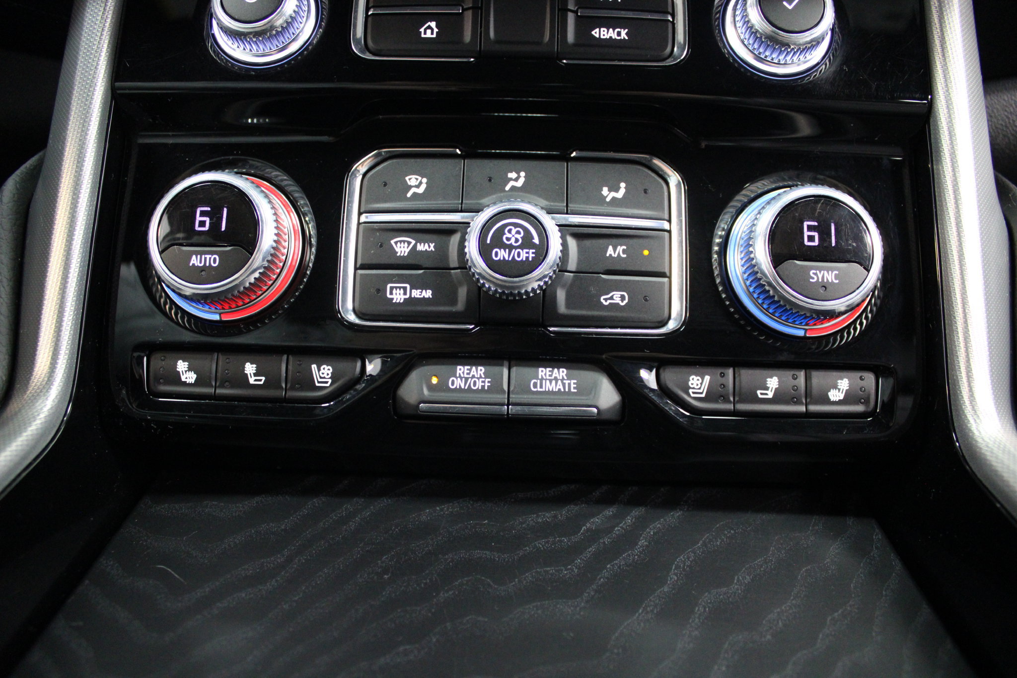 Used 2022 GMC Yukon XL Denali AWD/4WD image 45
