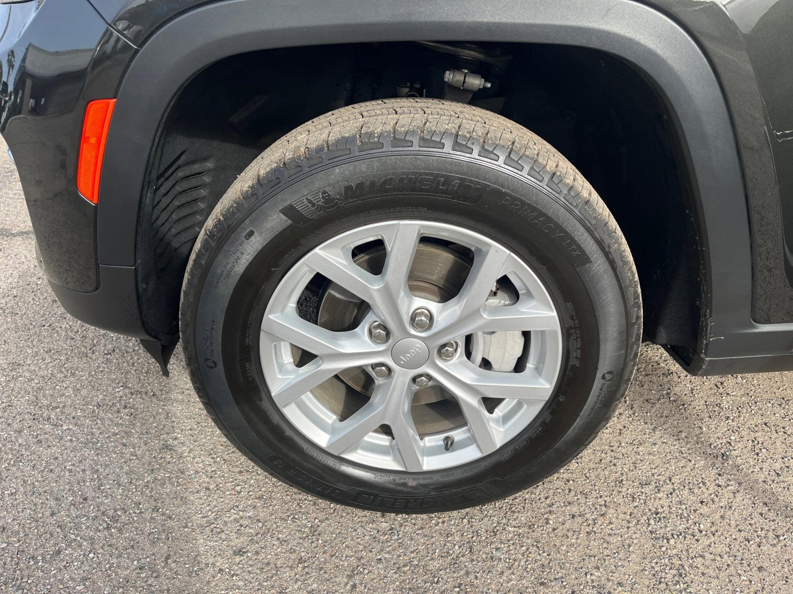 Certified 2024 Jeep Grand Cherokee Limited image 25