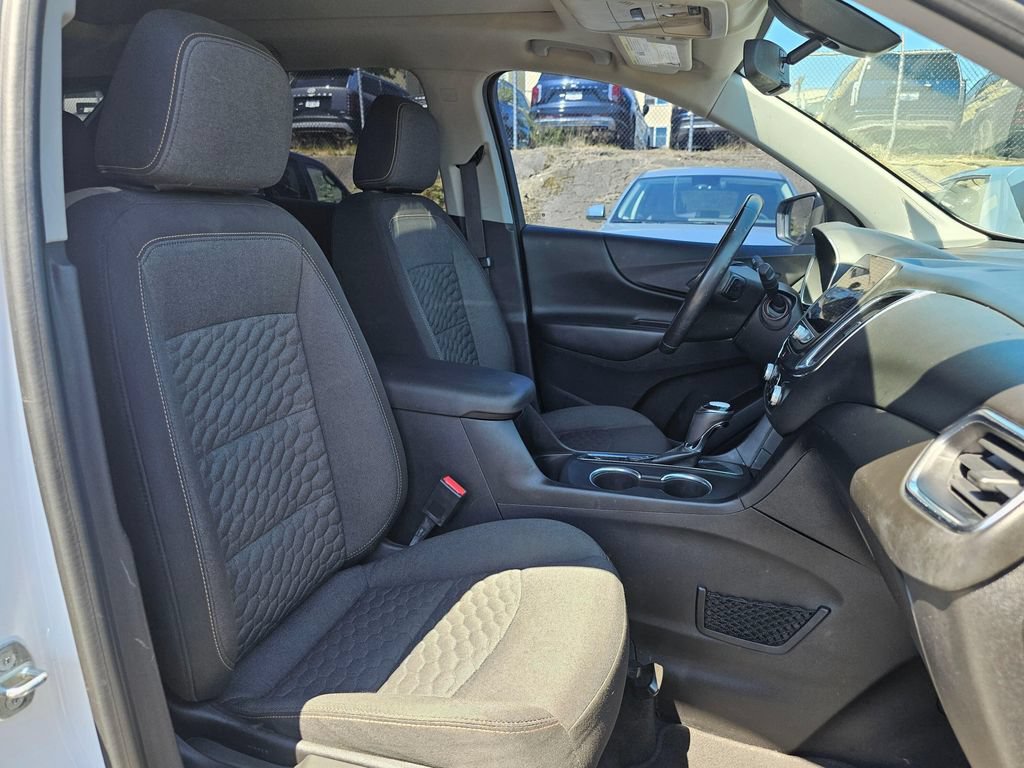 Used 2018 Chevrolet Equinox LT w/ Sun & Infotainment Package FWD image 11