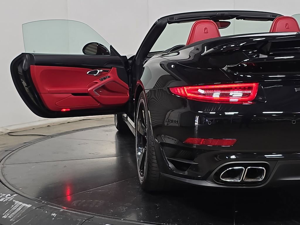 Used 2015 Porsche 911 Turbo AWD/4WD image 31