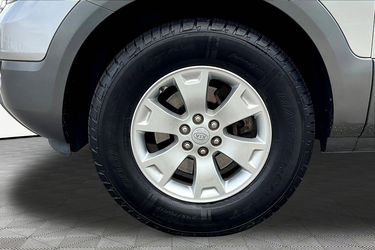 Used 2009 Kia Borrego LX w/ Convenience Pkg AWD/4WD image 33