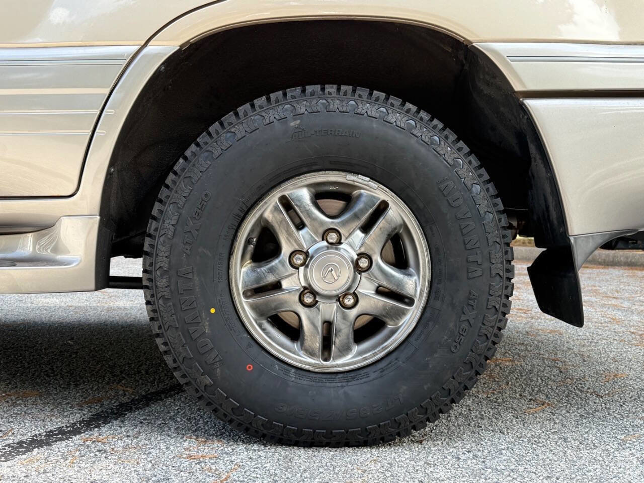 Used 2001 Lexus LX 470 4WD image 35