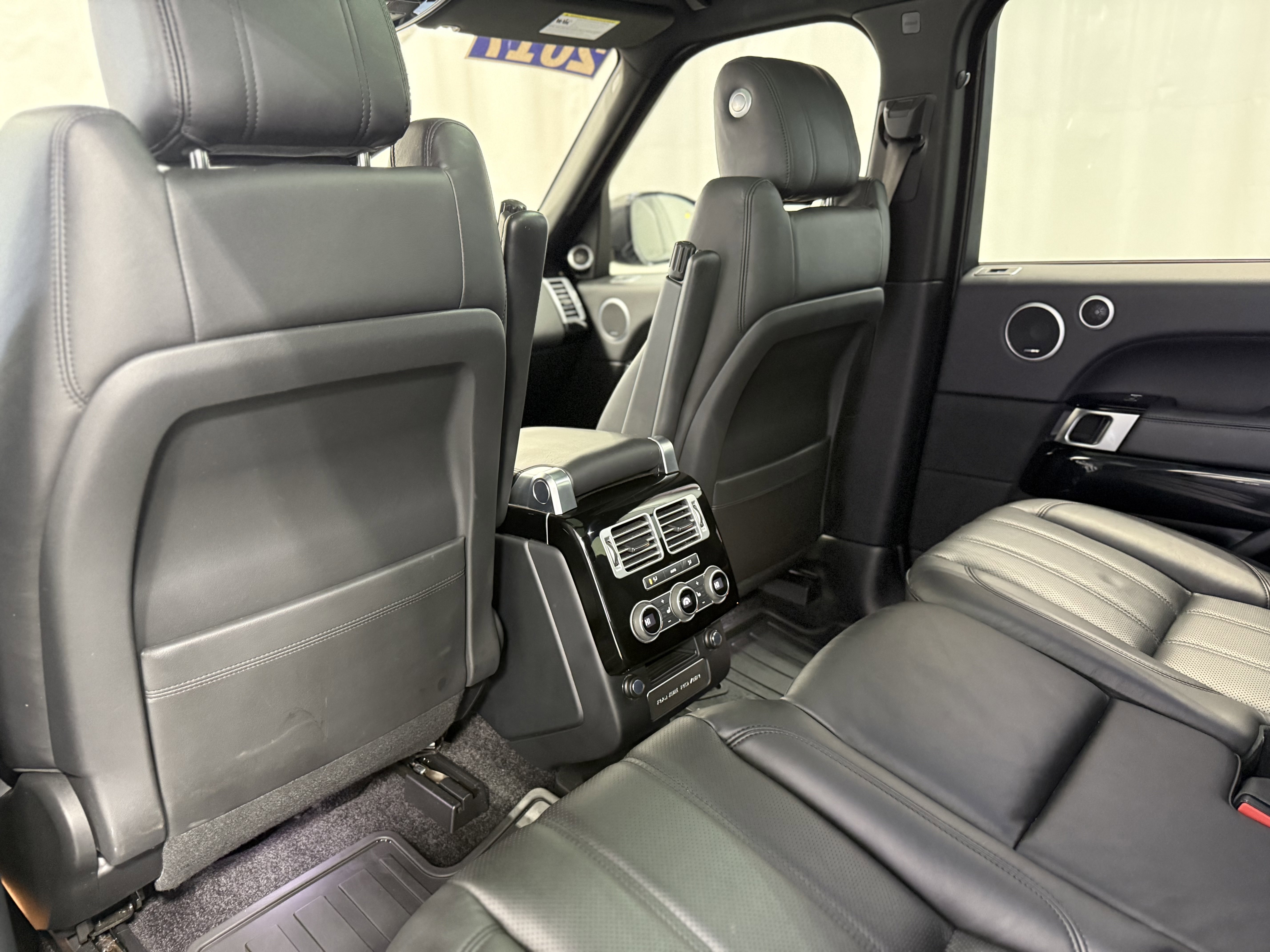 Used 2017 Land Rover Range Rover Supercharged image 25