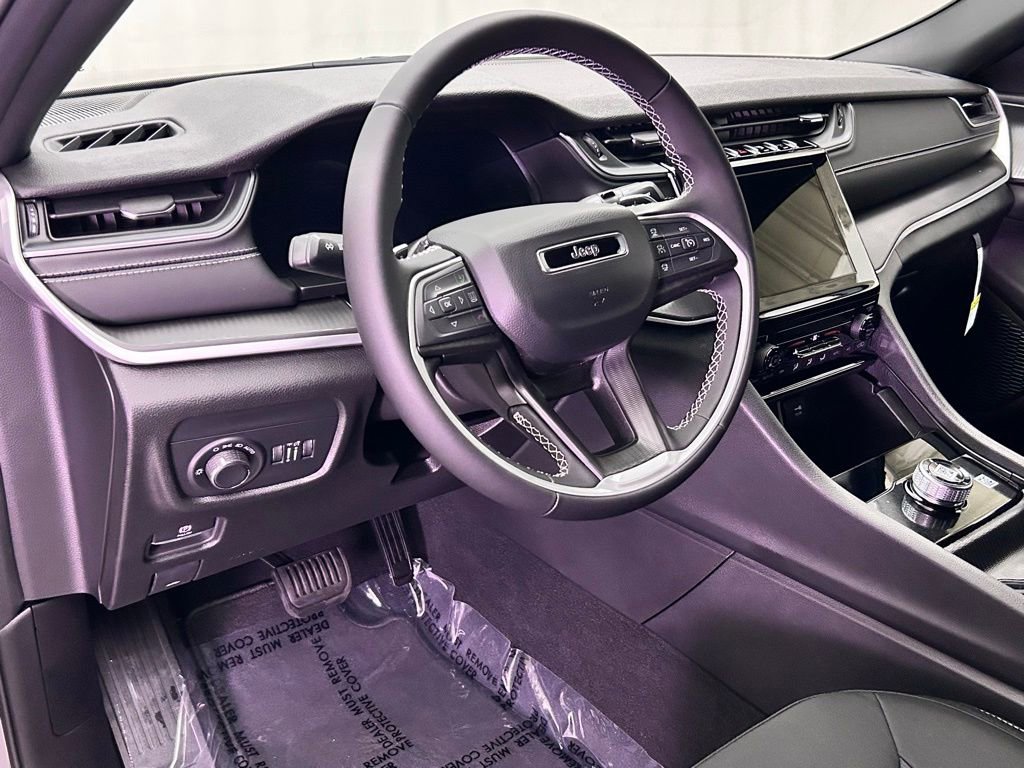 New 2025 Jeep Grand Cherokee Laredo X w/ Trailer Tow Package image 14