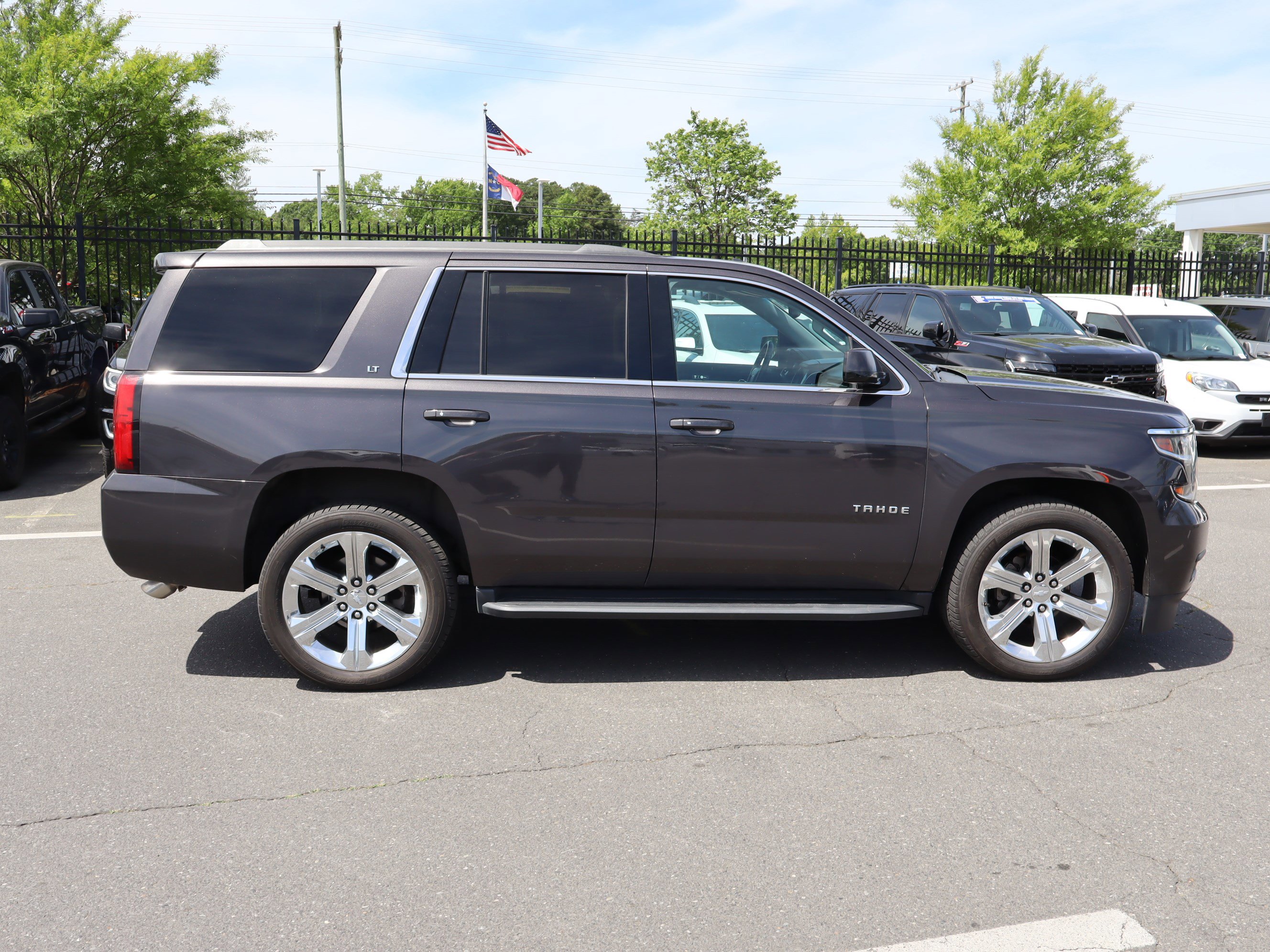 Used 2018 Chevrolet Tahoe LT w/ Luxury Package AWD/4WD image 11