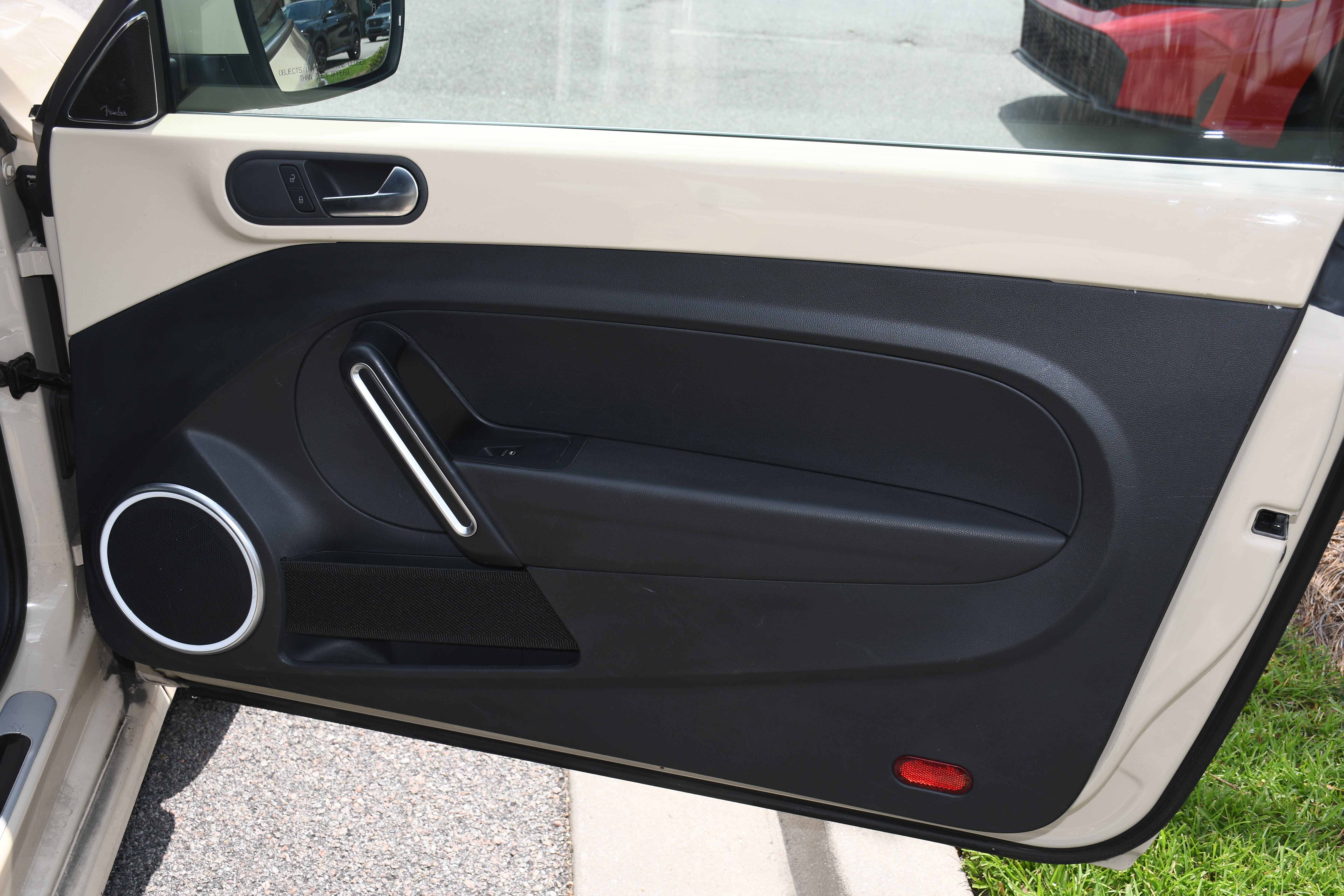 Used 2019 Volkswagen Beetle 2.0T Final Edition SEL FWD image 21