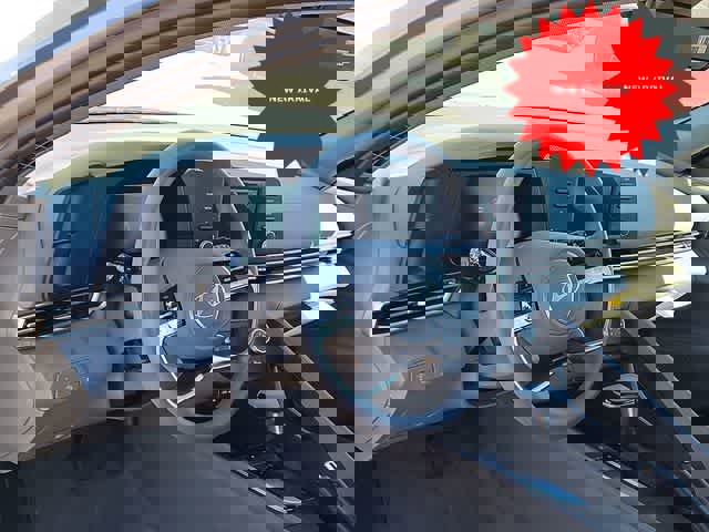 Used 2025 Hyundai Elantra SE image 5