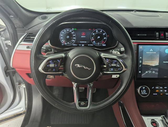 Used 2022 Jaguar F-PACE SVR AWD/4WD image 11
