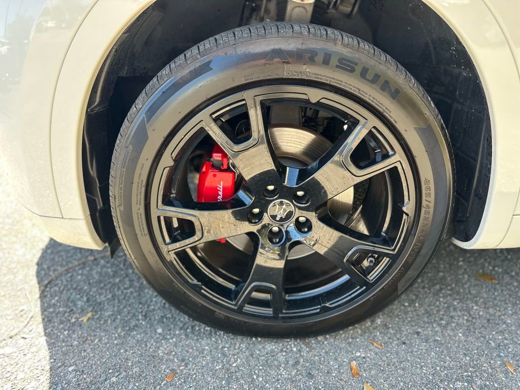 Used 2022 Maserati Levante GT image 14