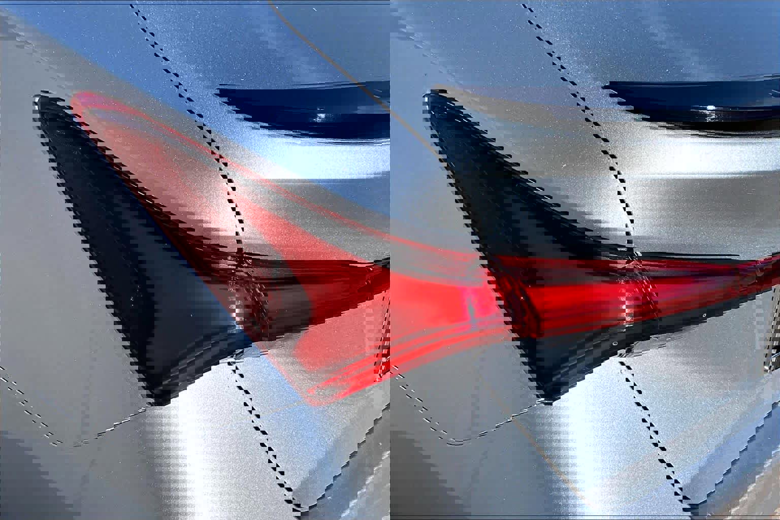 Used 2019 Toyota Avalon XSE image 29