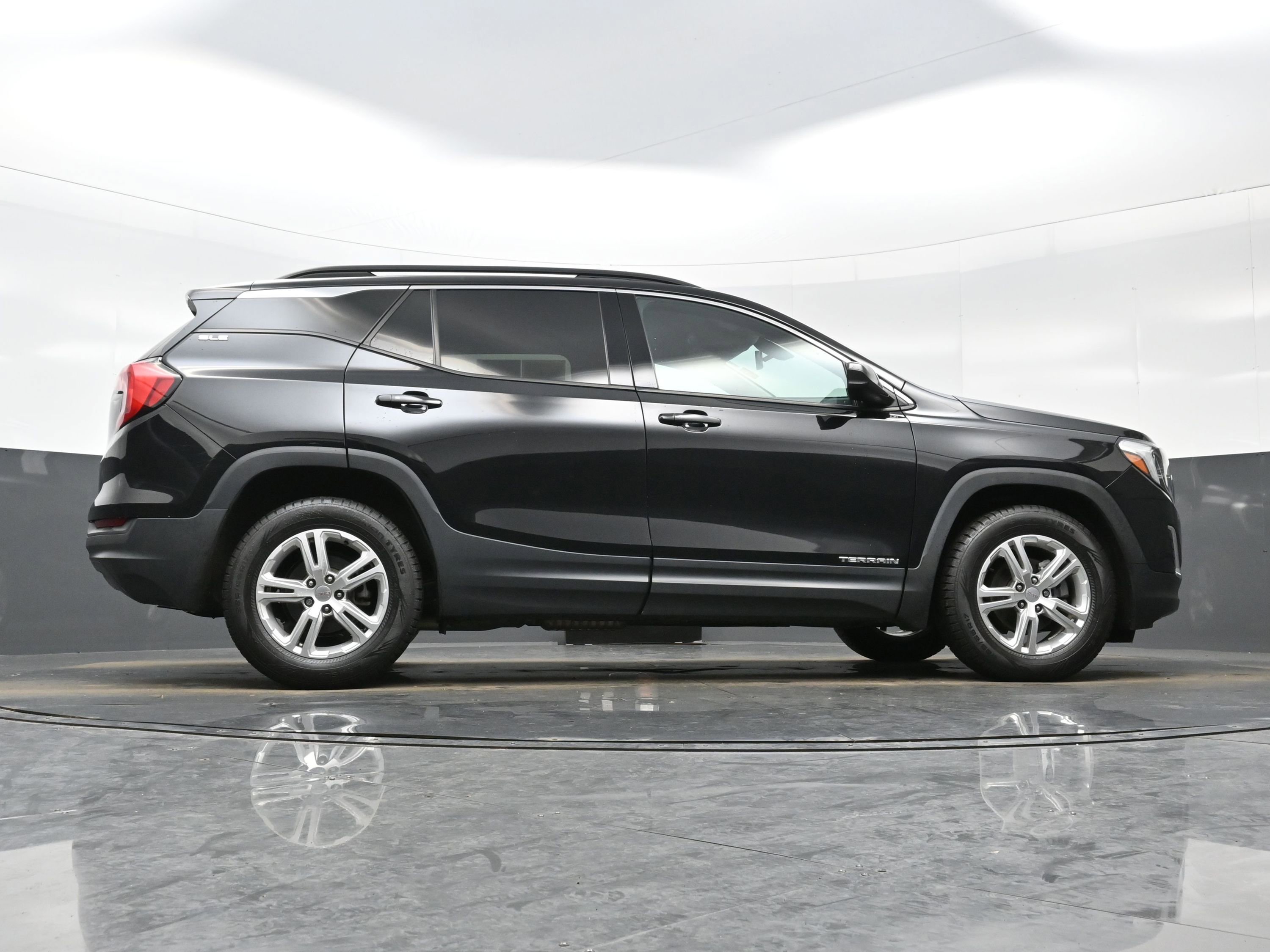 Used 2019 GMC Terrain SLE w/ Driver Convenience Package image 34