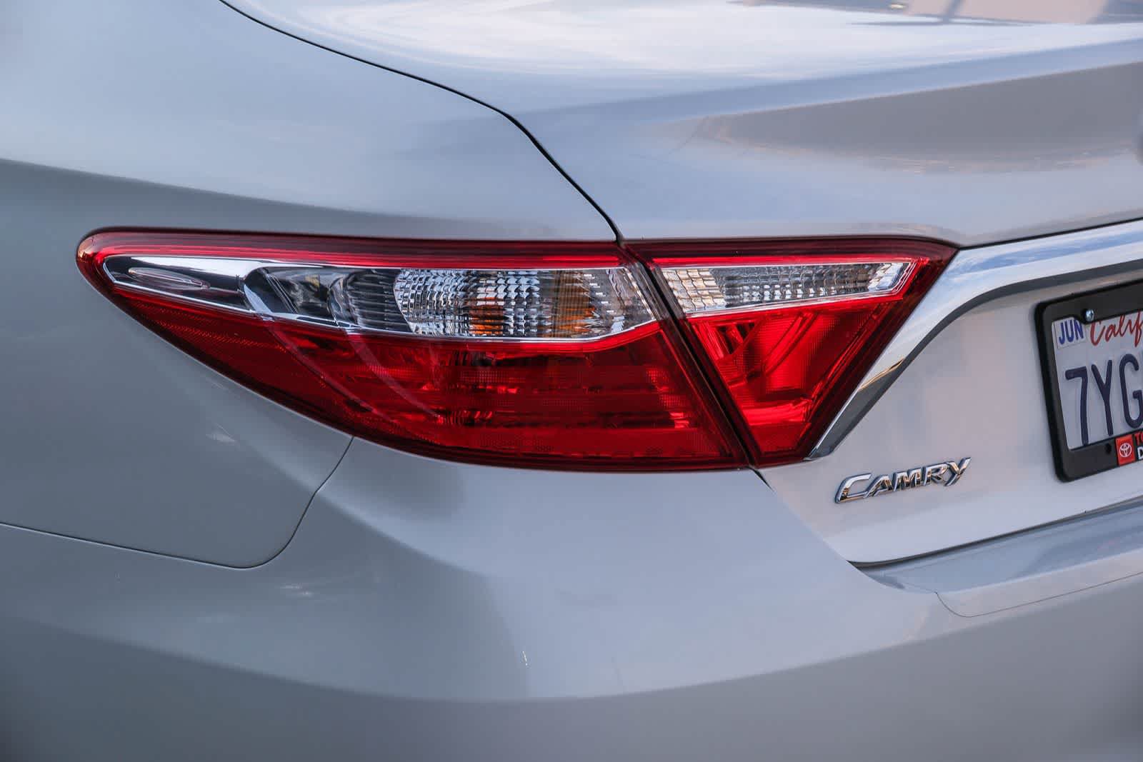 Used 2017 Toyota Camry XLE w/ Moonroof Package FWD image 7