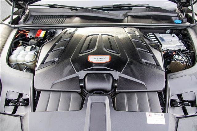 Used 2020 Porsche Cayenne Turbo image 28
