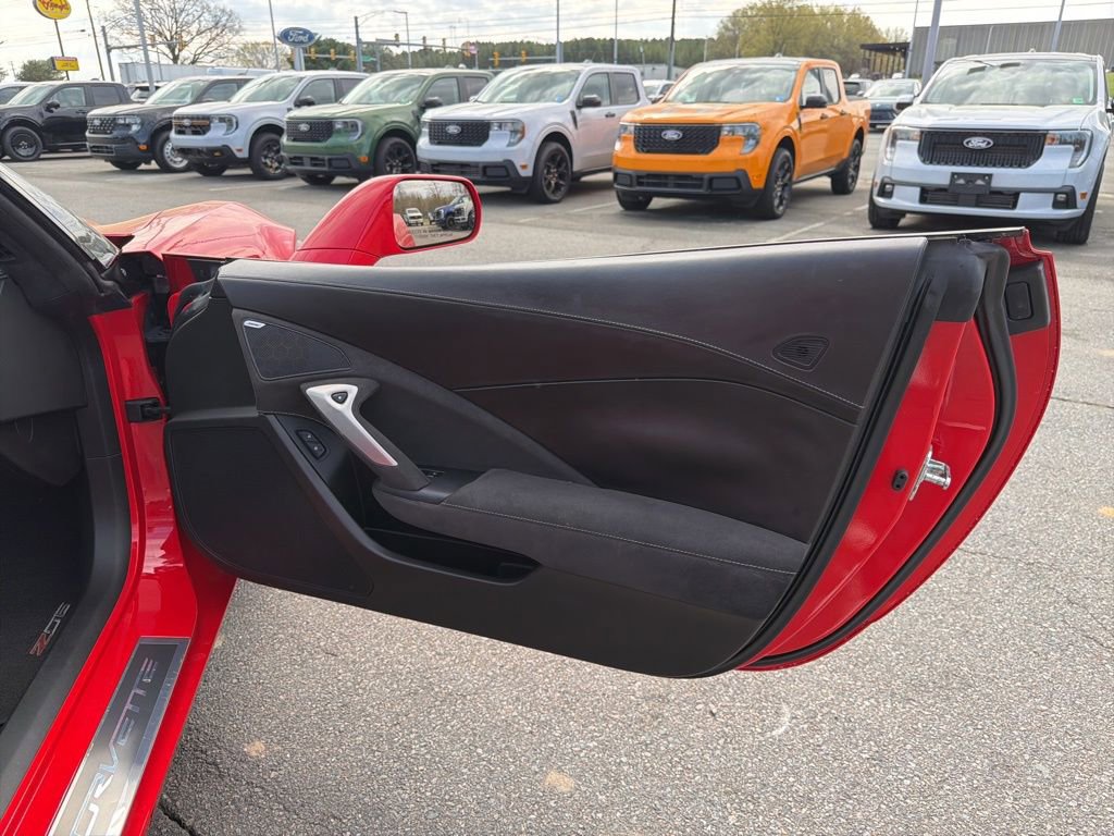 Used 2016 Chevrolet Corvette Z06 w/ 3LZ Preferred Equipment Group RWD image 21