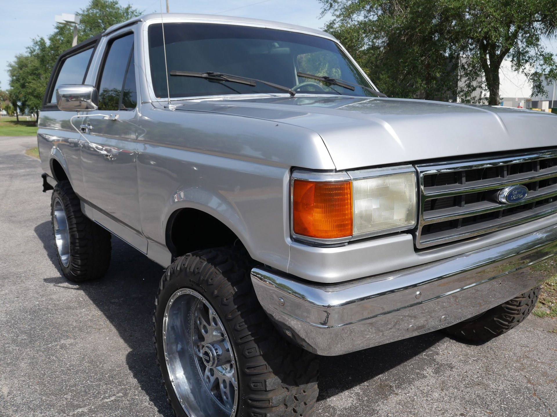 Used 1990 Ford Bronco AWD/4WD image 44