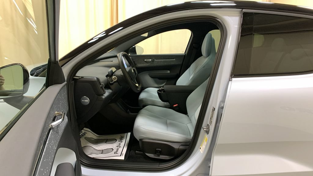 Used 2025 Volvo EX30 Ultra w/ Climate Package AWD/4WD image 29