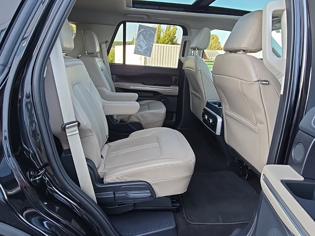 Used 2023 Ford Expedition Limited image 35