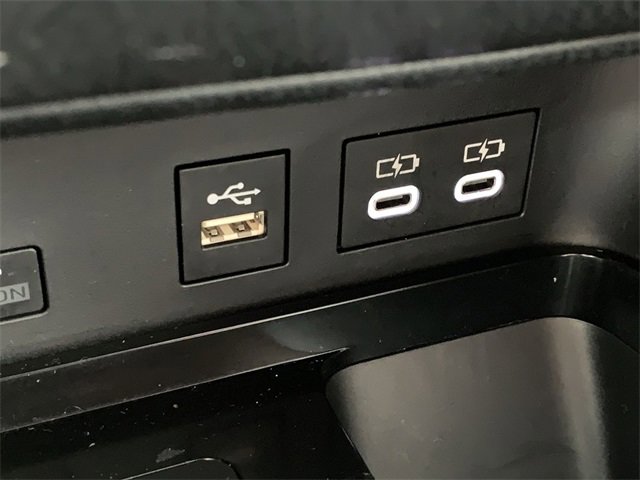 Used 2025 Toyota Camry SE image 27