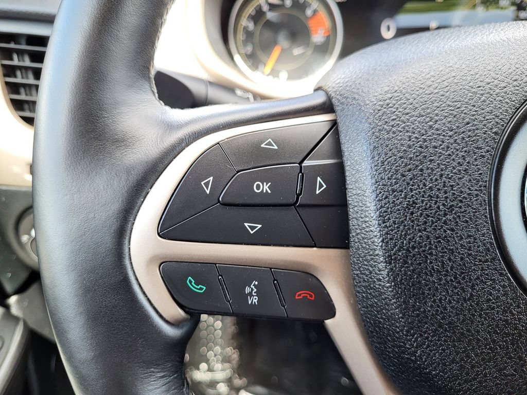 Used 2016 Jeep Cherokee Limited AWD/4WD image 17