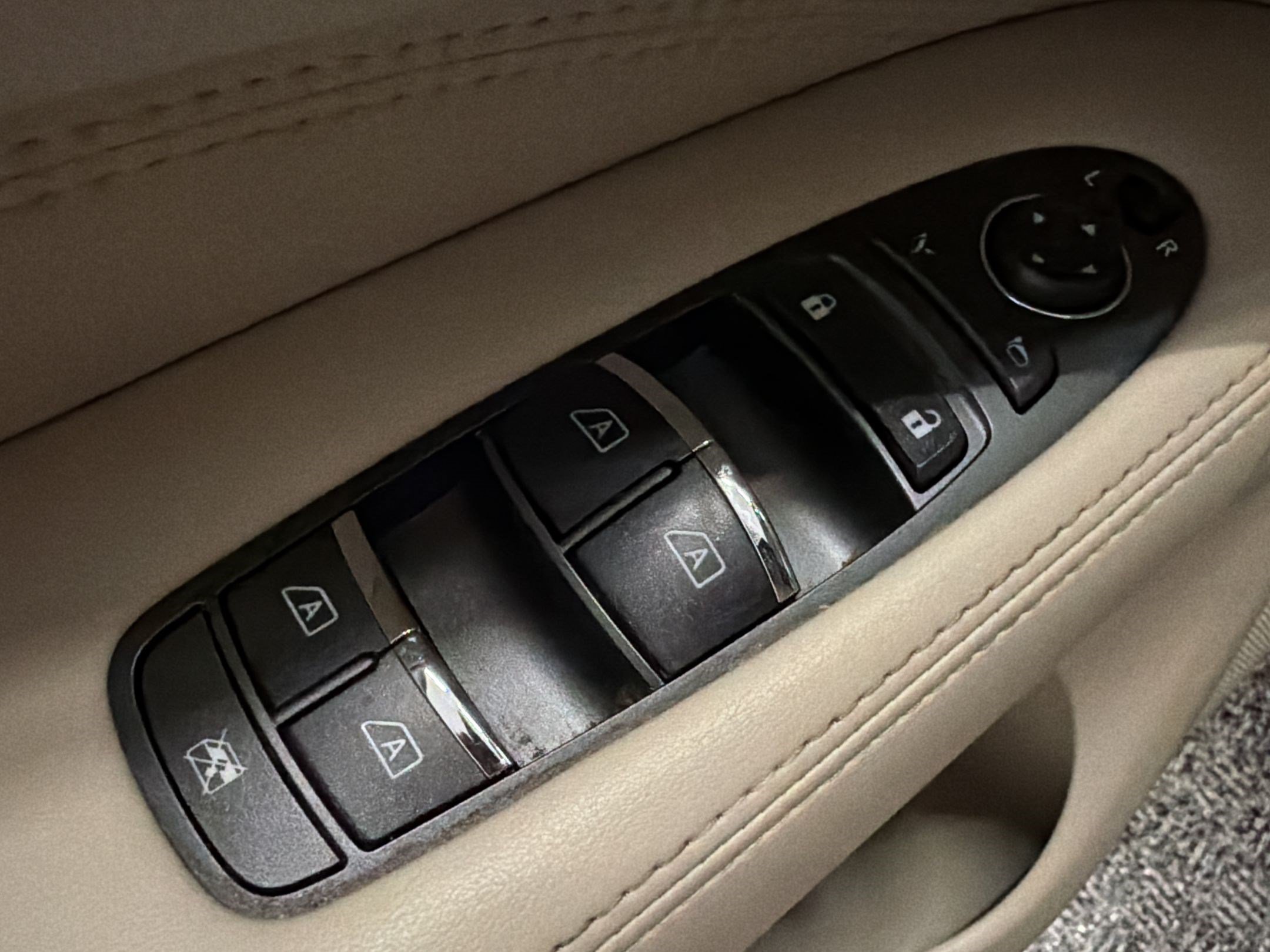 Used 2013 INFINITI JX35 FWD w/ Premium Pkg image 13