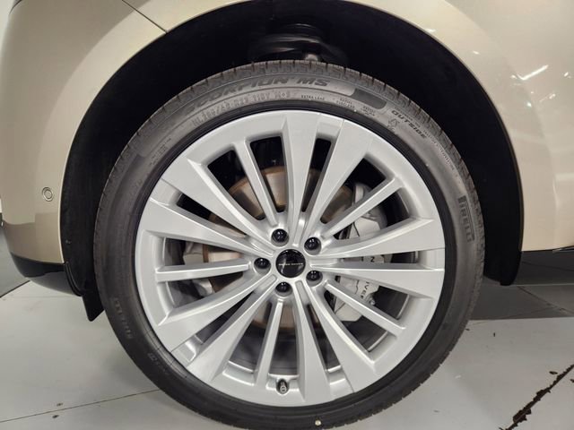 New 2026 Land Rover Range Rover Long Wheelbase SE image 8