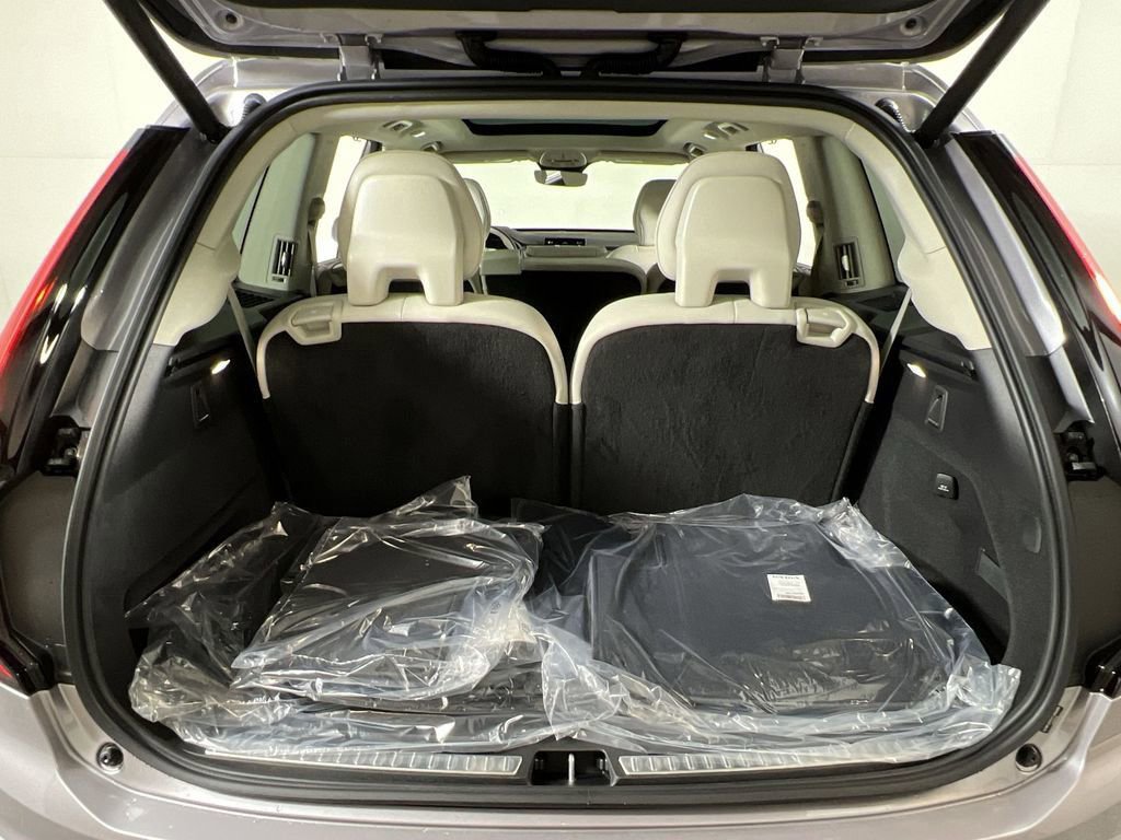New 2026 Volvo XC90 B5 Ultra w/ Protection Package image 18