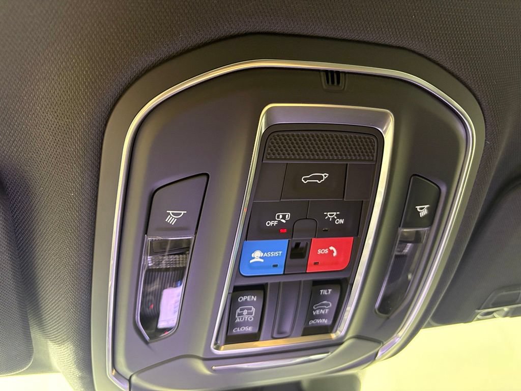 New 2027 Jeep Grand Cherokee Laredo X RWD image 36