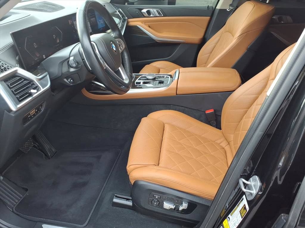 Used 2023 BMW X7 xDrive40i AWD/4WD image 10