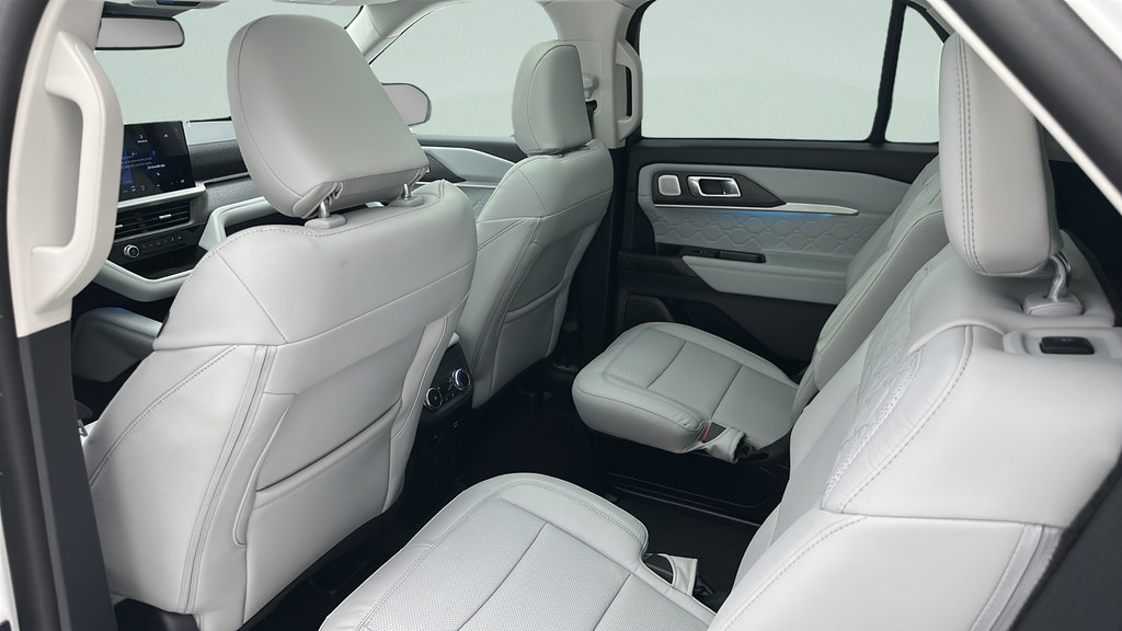 New 2026 Ford Explorer Platinum w/ LUX Leather Package AWD/4WD image 9