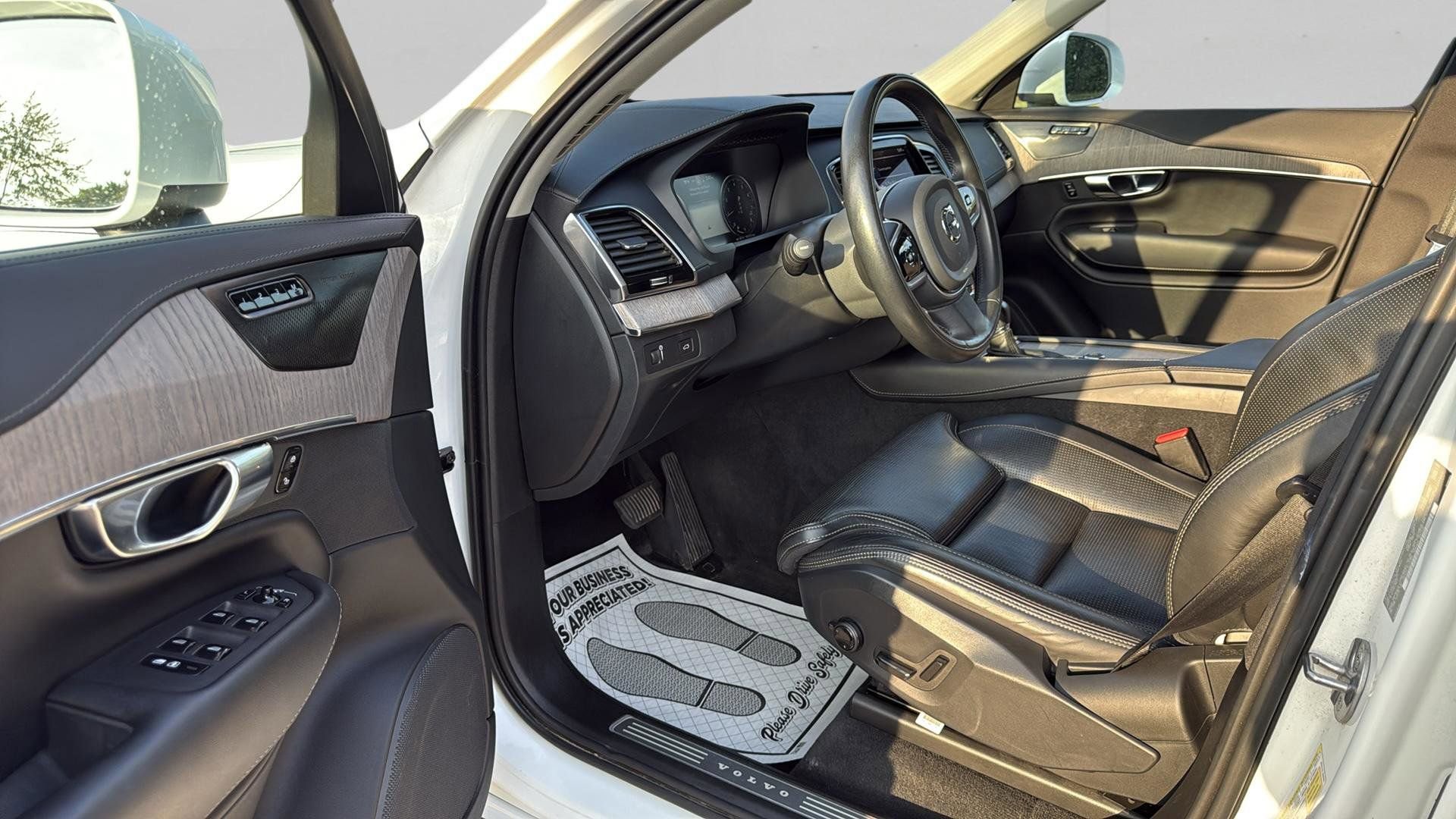 Used 2022 Volvo XC90 T6 Inscription w/ Climate Package image 30