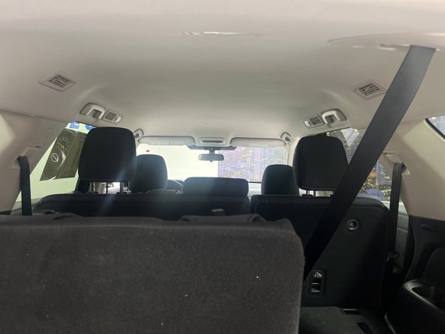 Used 2023 Nissan Pathfinder S image 28