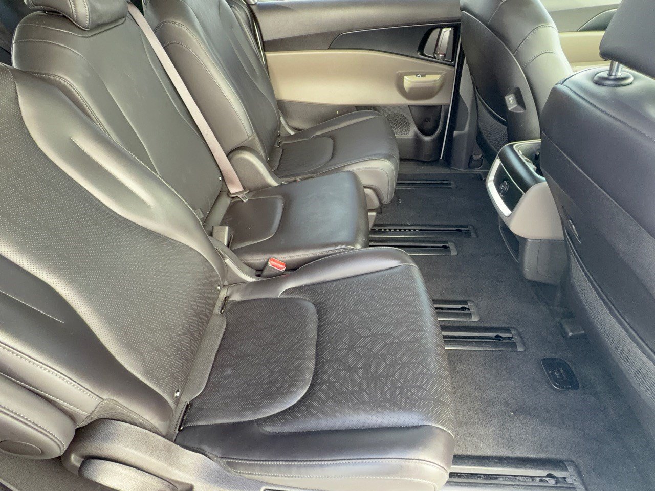 Used 2026 Kia Carnival FWD image 29
