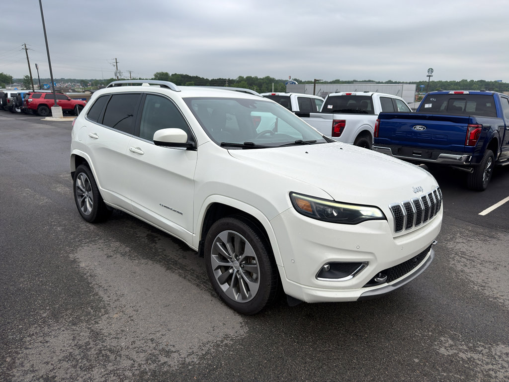 Used 2019 Jeep Cherokee Overland w/ Technology Group AWD/4WD image 4