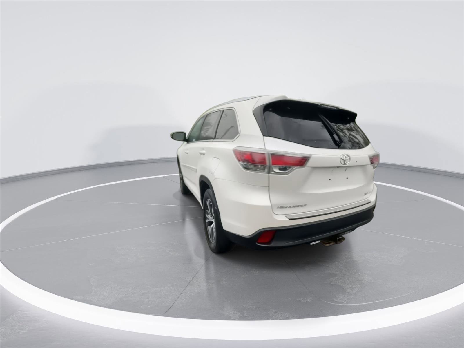 Used 2016 Toyota Highlander XLE w/ Protection Package #3 AWD/4WD image 6