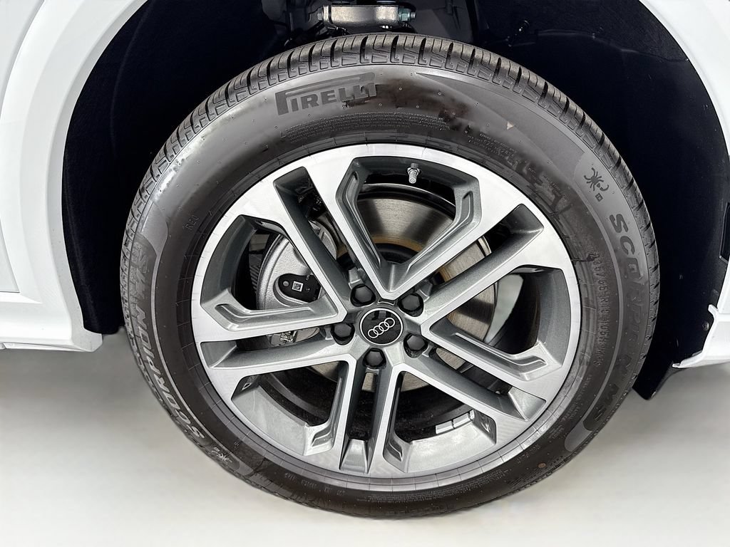 Certified 2025 Audi Q5 Premium w/ Premium Plus AWD/4WD image 31