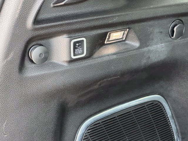 Used 2022 Jeep Grand Cherokee L Limited AWD/4WD image 39