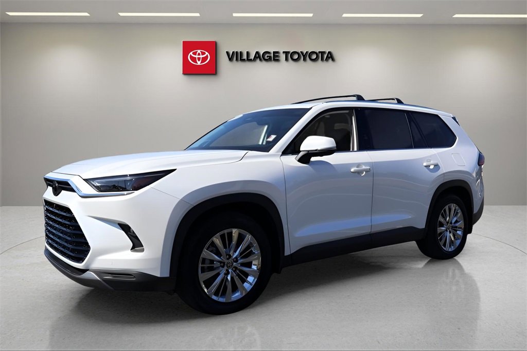 Certified 2025 Toyota Grand Highlander AWD image 1