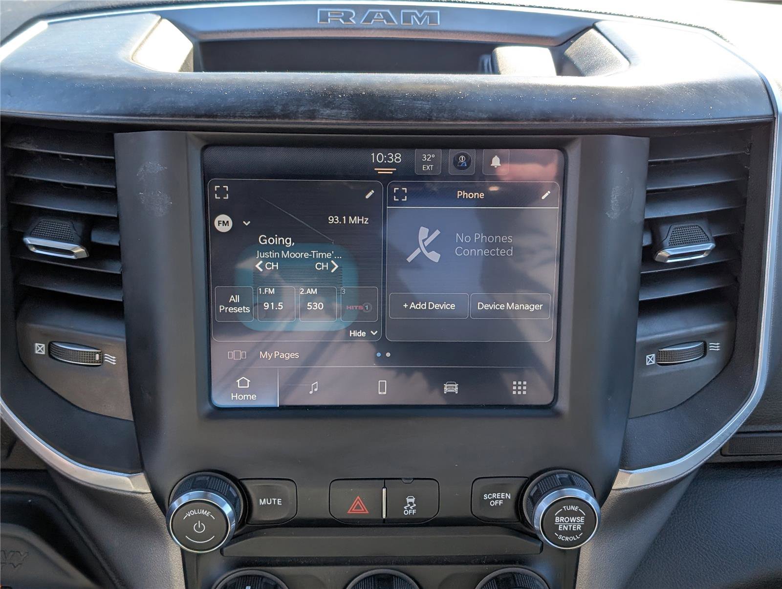 Used 2024 RAM 3500 Big Horn image 27