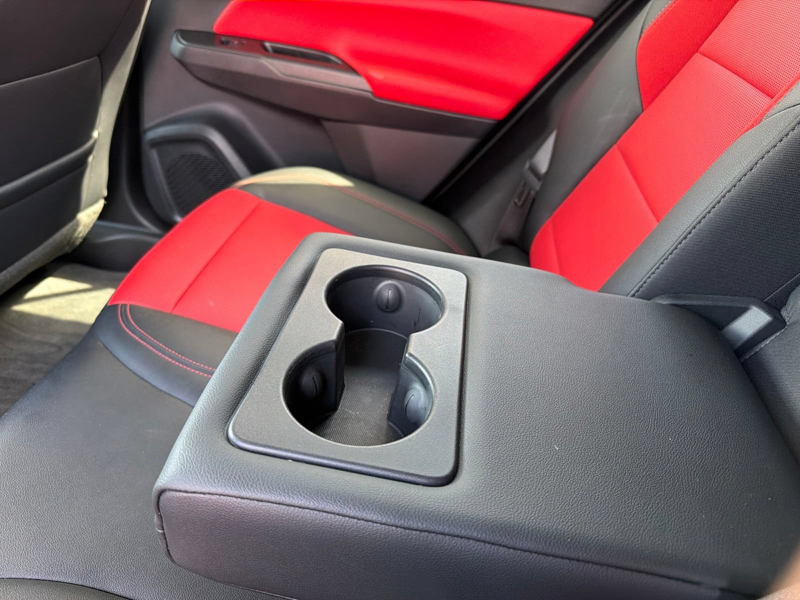 Used 2025 Chevrolet Equinox EV RS FWD image 16