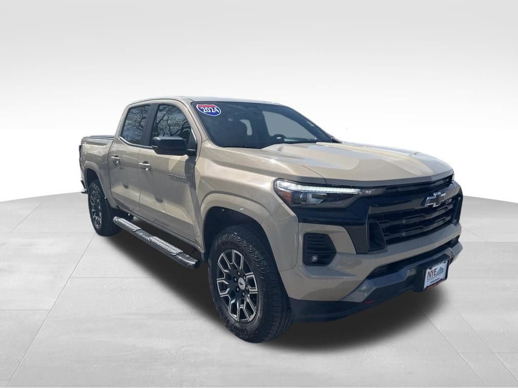 Used 2024 Chevrolet Colorado Z71 w/ Z71 Convenience Package 2 AWD/4WD image 8