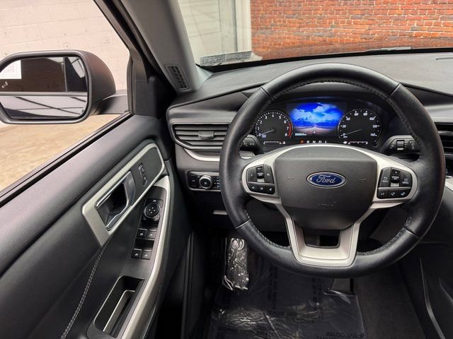 Used 2022 Ford Explorer XLT w/ Equipment Group 202A image 13