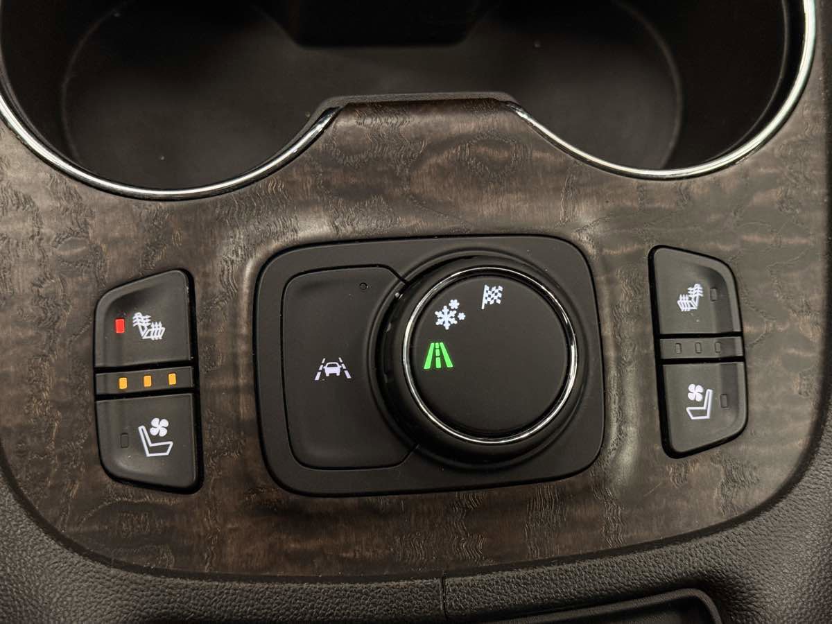 Used 2023 GMC Acadia Denali FWD image 53