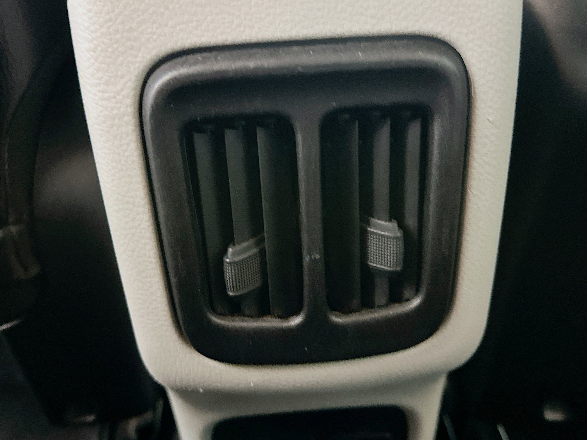 Used 2018 Jeep Compass Limited w/ Navigation Group FWD image 27