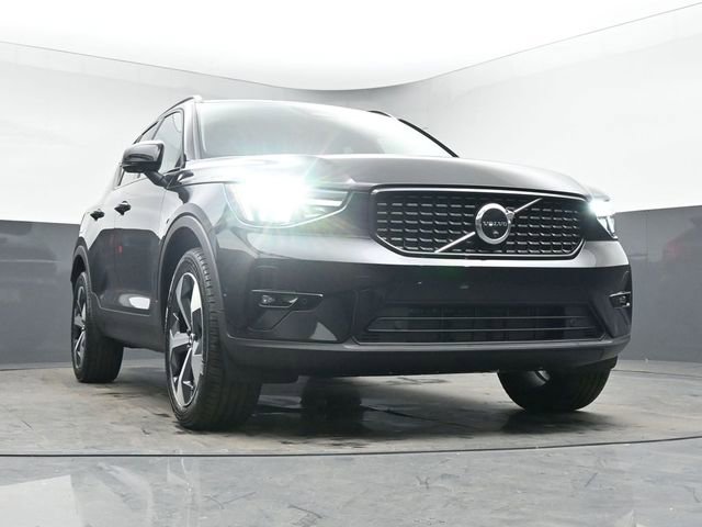 New 2026 Volvo XC40 B5 Plus w/ Protection Package Premier image 37