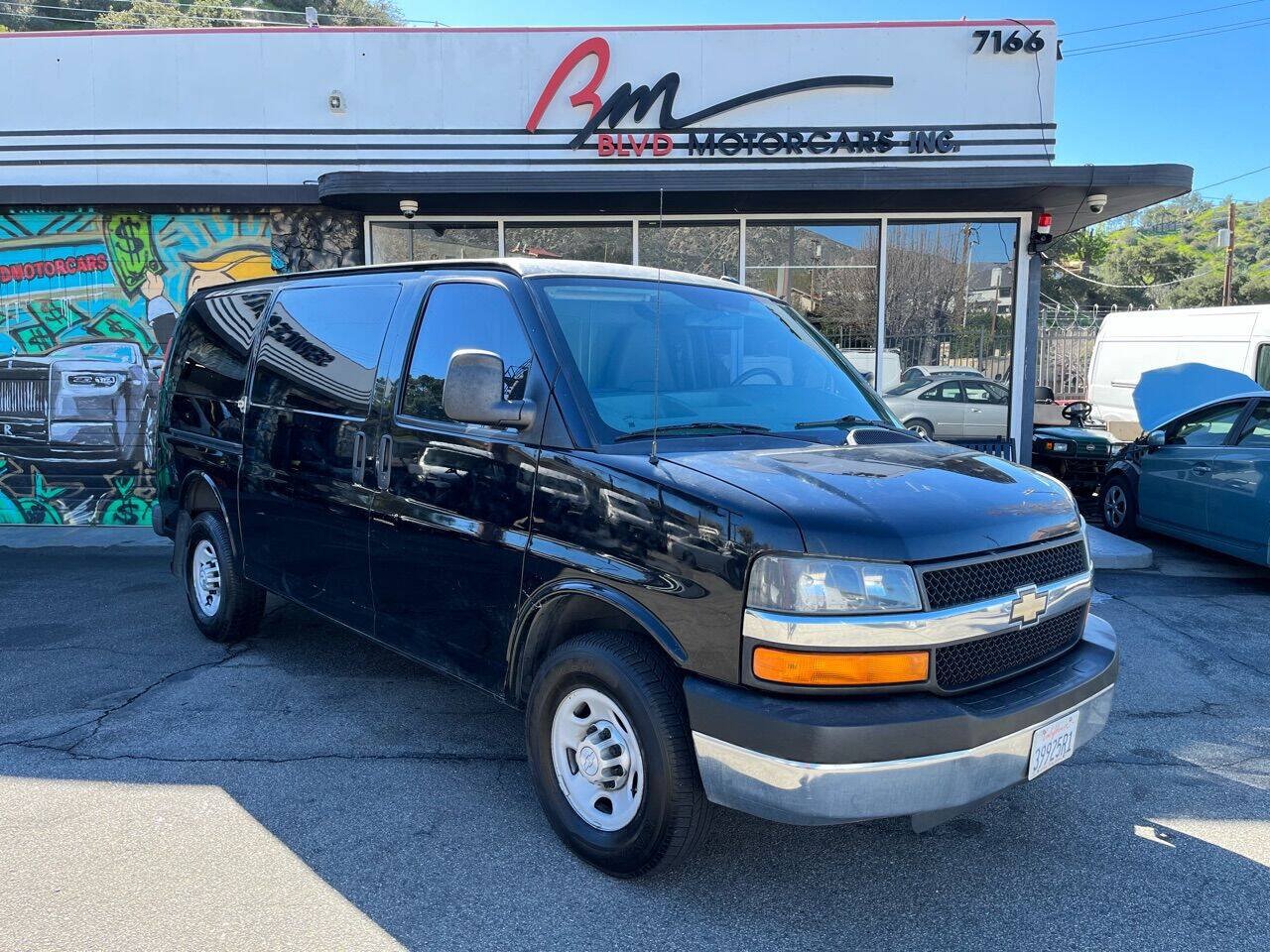 Used 2015 Chevrolet Express 2500 RWD image 3
