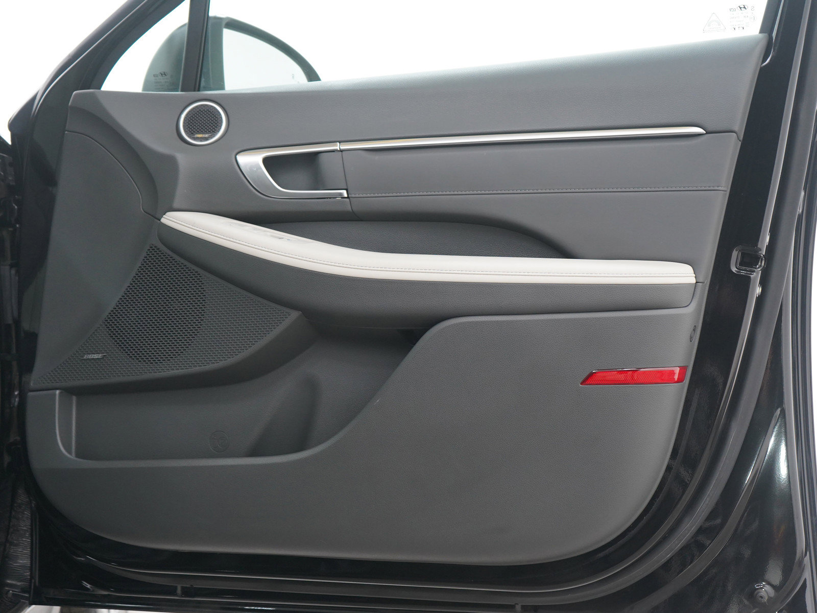 Used 2023 Hyundai Sonata Limited w/ Preferred Accessory Package image 9