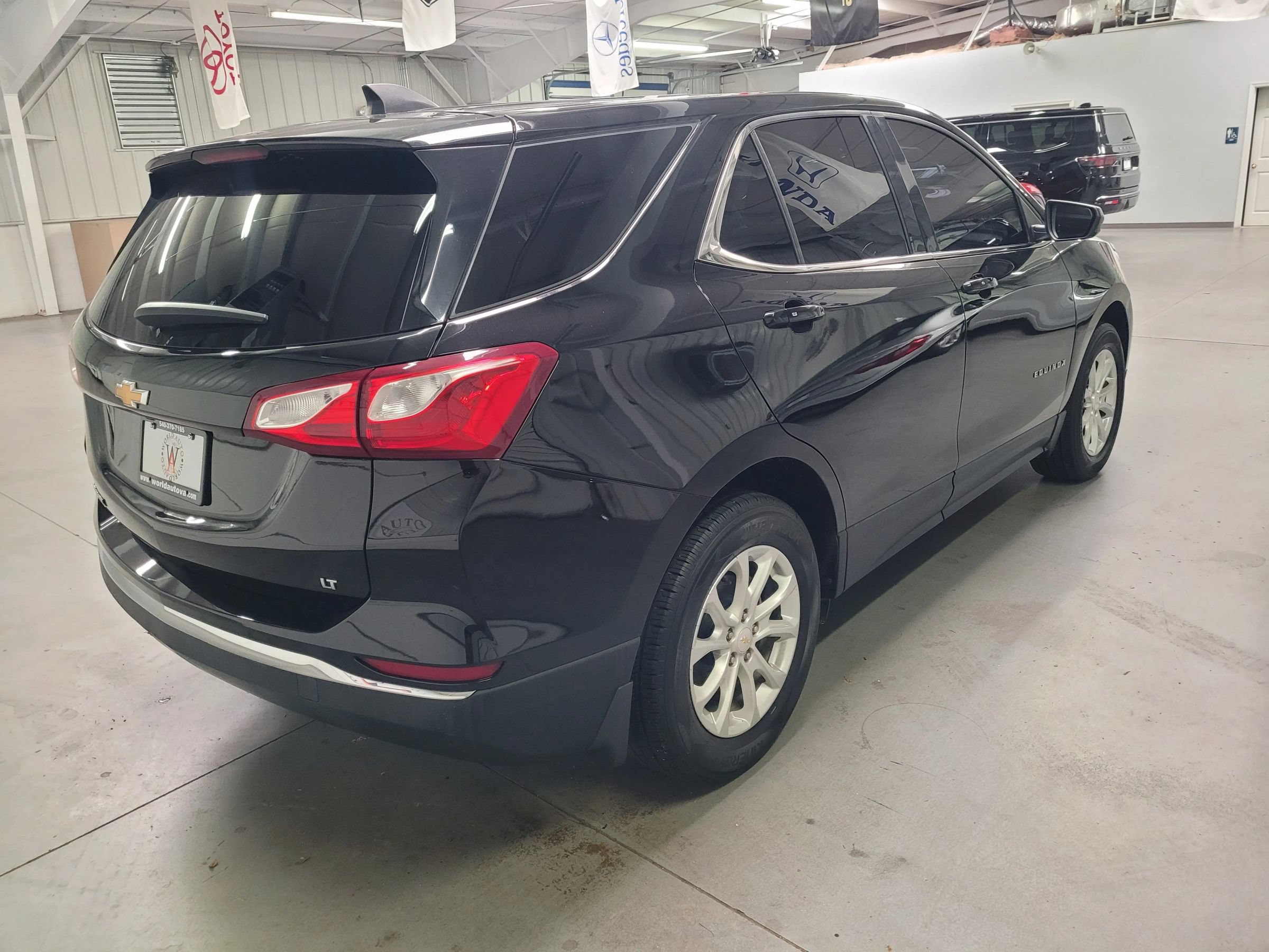 Used 2018 Chevrolet Equinox LT FWD image 8
